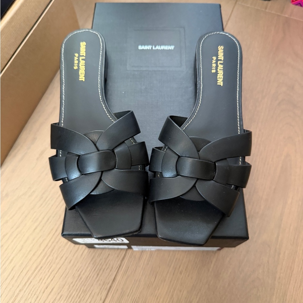 Saint Laurent Tribute Sandals 🩴